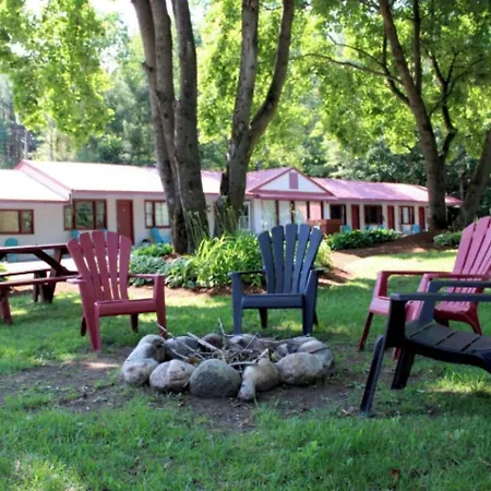 Luzerne Court Motel